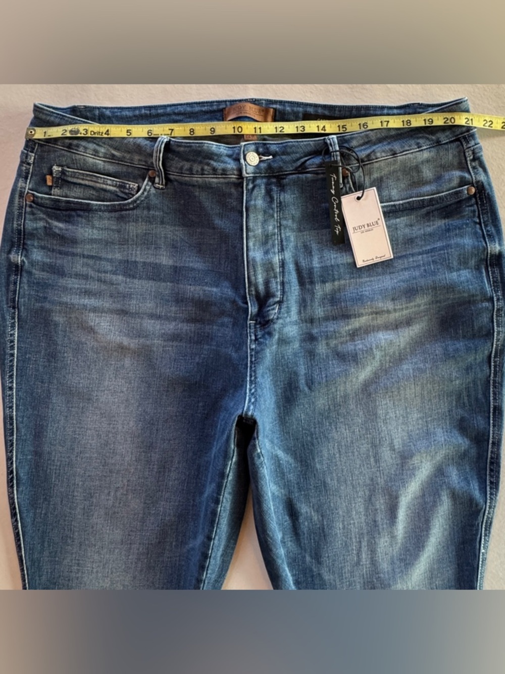 NWT Judy Blue Capri Med Blue Cropped Jeans JB78114 Tummy Control Top (22W) - Picture 7 of 16